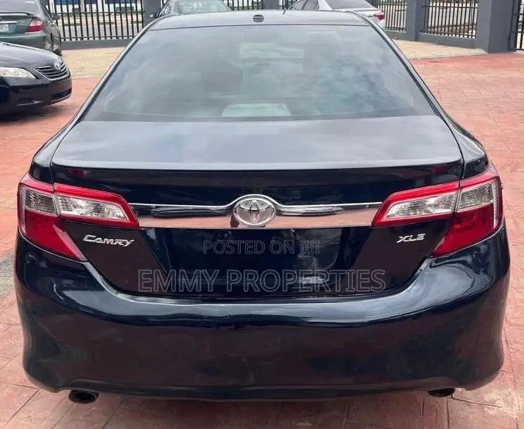 Toyota Camry XLE V6 4dr Sedan (3.5L 6cyl 6A) 2013 Black