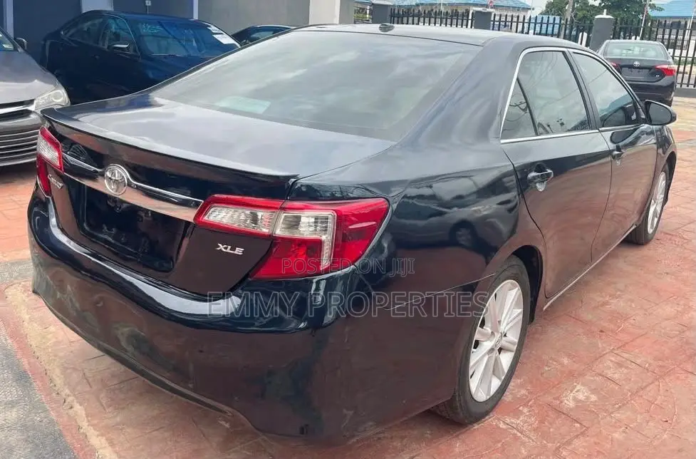 Toyota Camry XLE V6 4dr Sedan (3.5L 6cyl 6A) 2013 Black