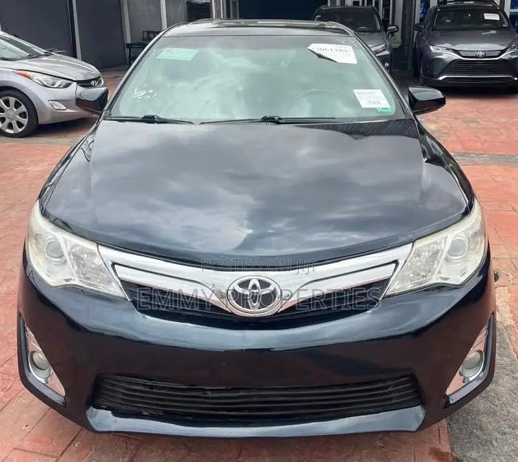Toyota Camry XLE V6 4dr Sedan (3.5L 6cyl 6A) 2013 Black