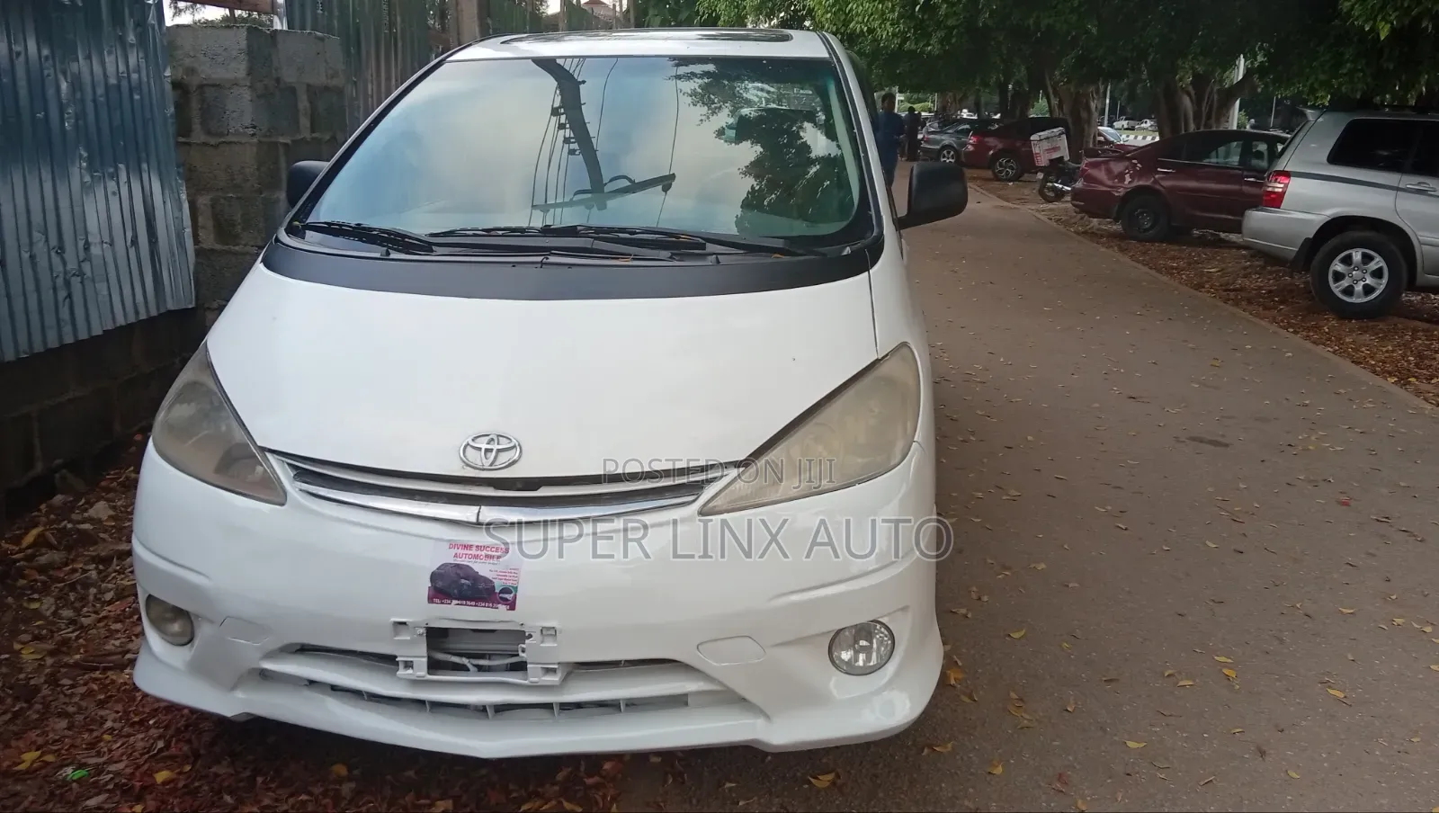 Toyota Previa 2005 White