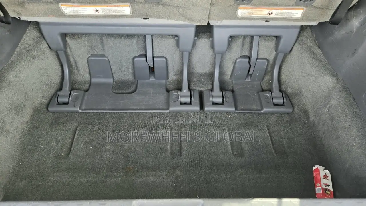 Toyota Sienna 2015 Blue