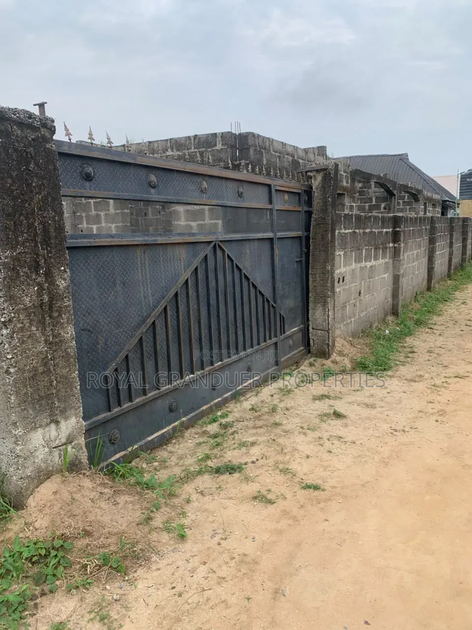 2bdrm Bungalow in Morekete Estate, Ikorodu for Sale