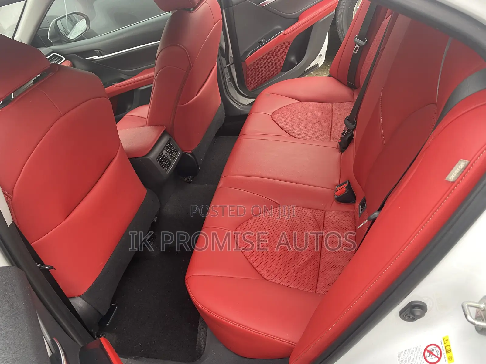 Toyota Camry XSE FWD (2.5L 4cyl 8AM) 2018 White