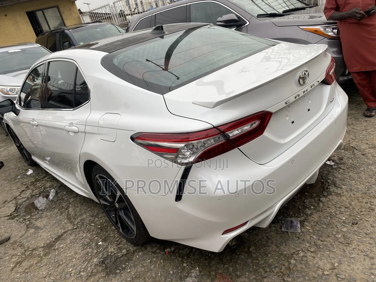 Toyota Camry XSE FWD (2.5L 4cyl 8AM) 2018 White