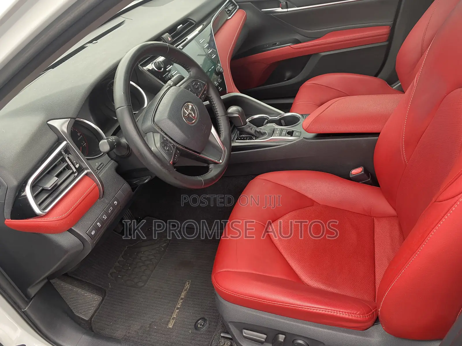 Toyota Camry XSE FWD (2.5L 4cyl 8AM) 2018 White