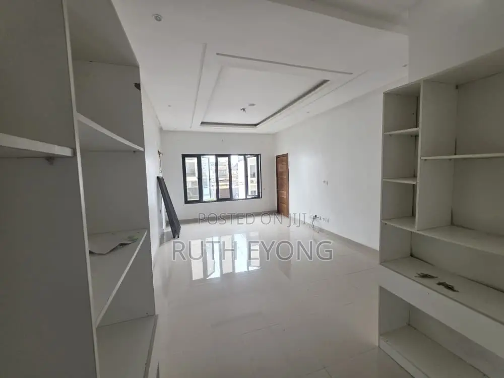 4bdrm Townhouse / Terrace in Ologolo Lagos for rent
