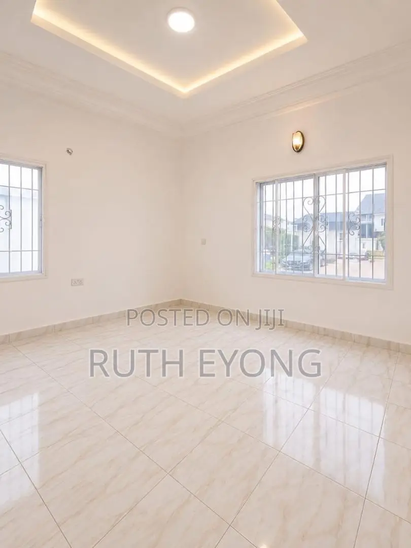 2bdrm Apartment in Ikate Lekk Lagos for rent