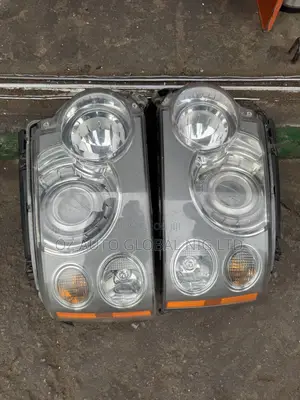 Range Rover Vogue 2008 Front Headlight – Direct Tokunbo