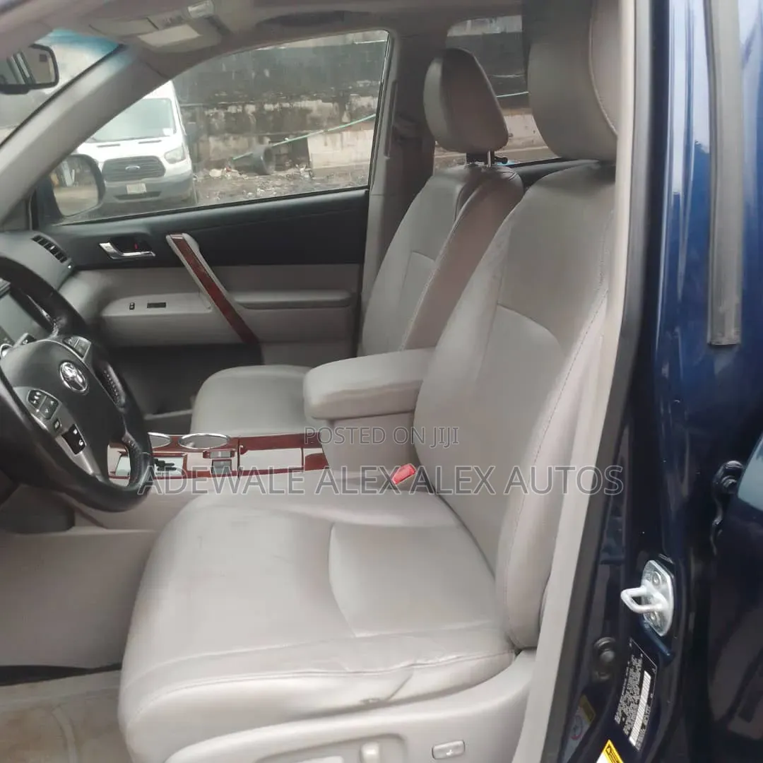 Toyota Highlander Limited 2012 Blue