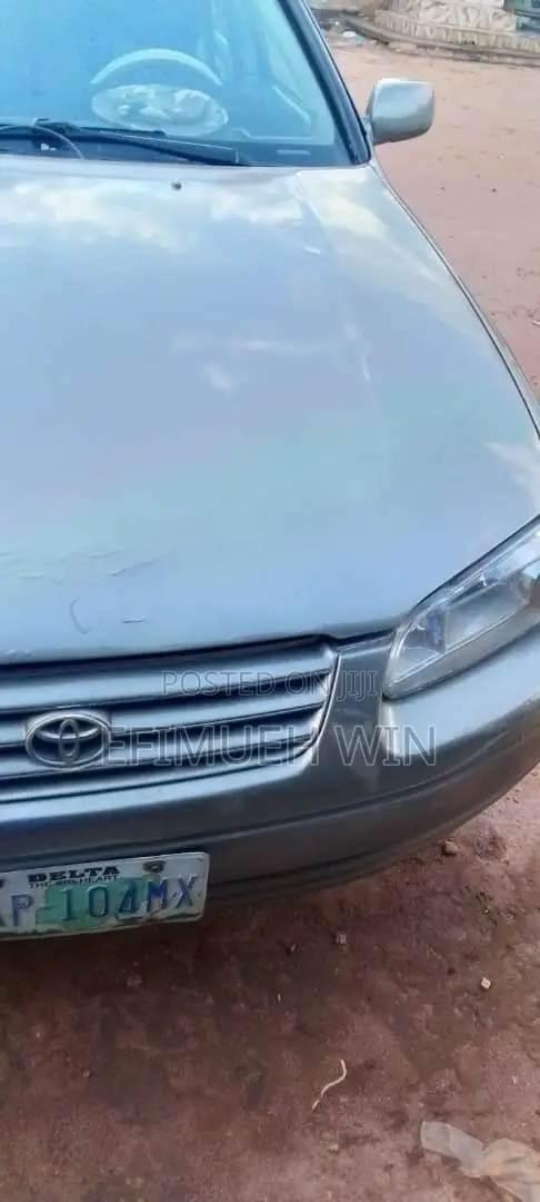 Toyota Camry LE 4dr Sedan (2.2L 4cyl 4A) 2000 Gray