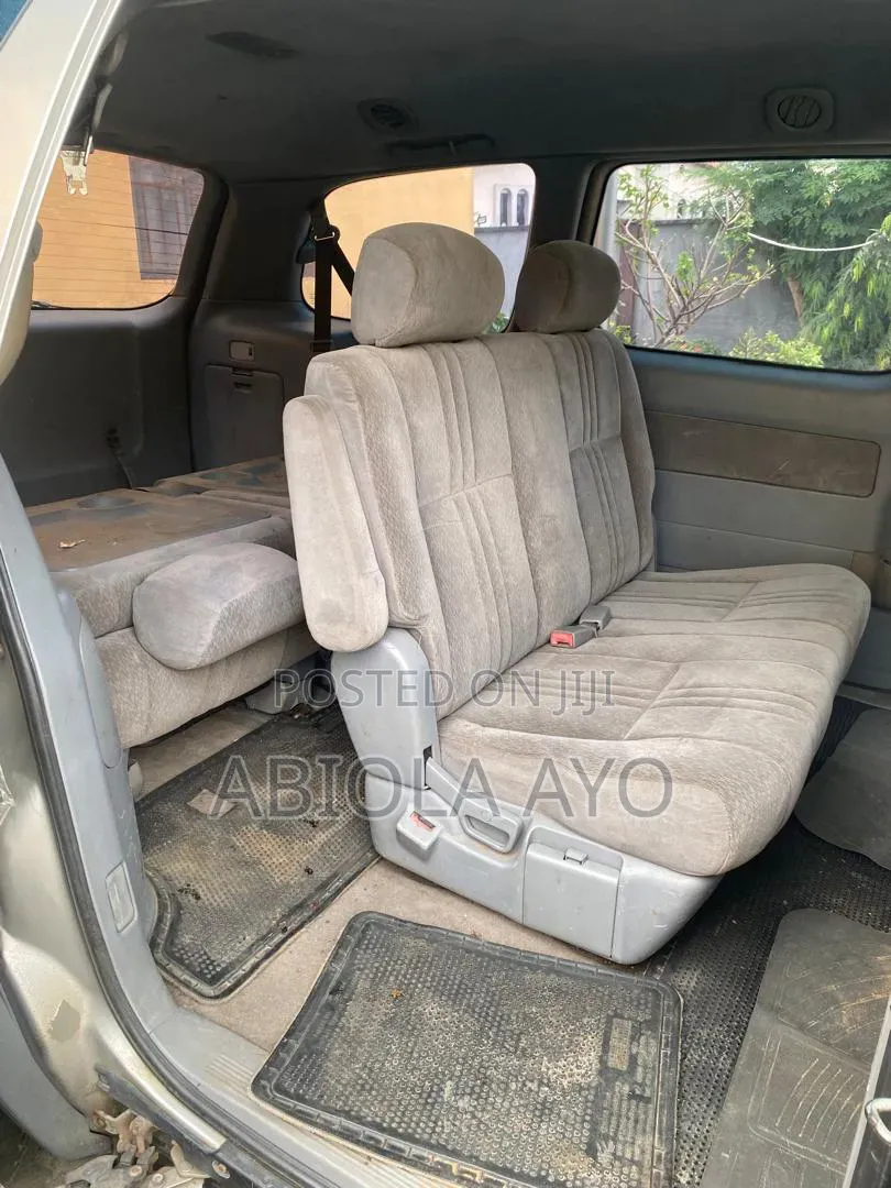 Toyota Sienna 2002 Silver