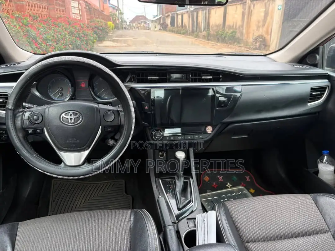 Toyota Corolla S 4dr Sedan (1.8L 4cyl CVT) 2015 Red