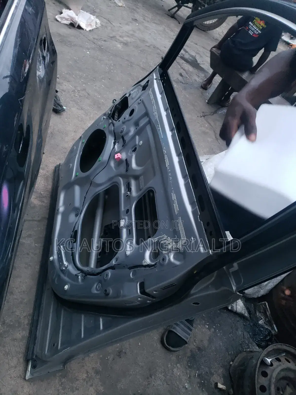 Front Right Door Toyota Venza