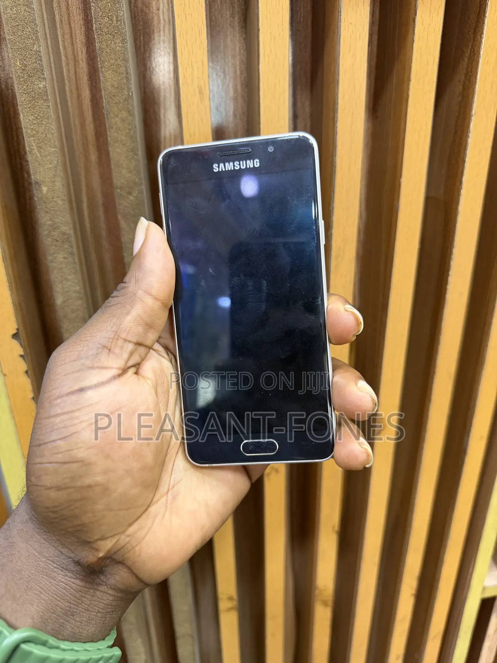 Samsung Galaxy A3 16 GB Gold
