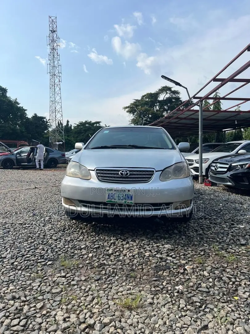 Toyota Corolla LE 2005 Silver