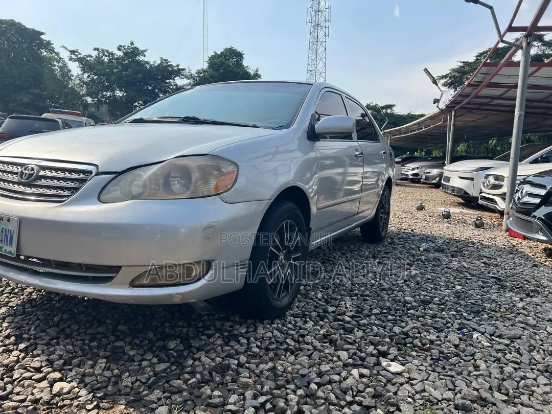 Toyota Corolla LE 2005 Silver