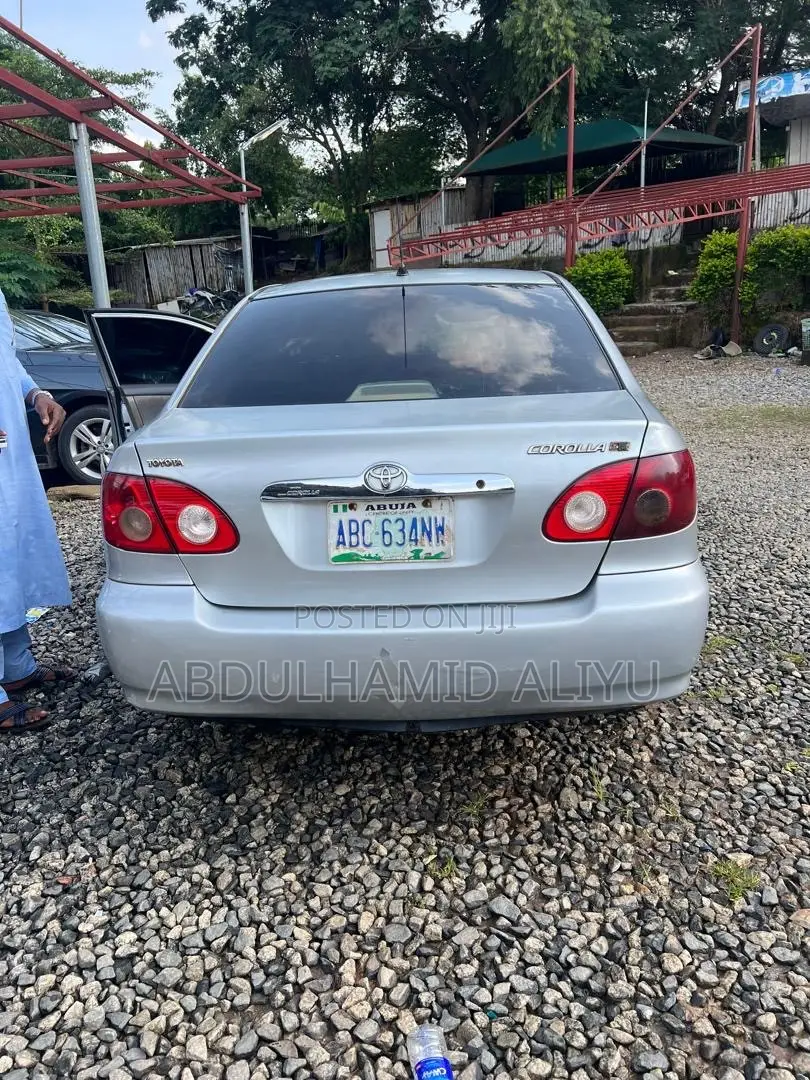 Toyota Corolla LE 2005 Silver