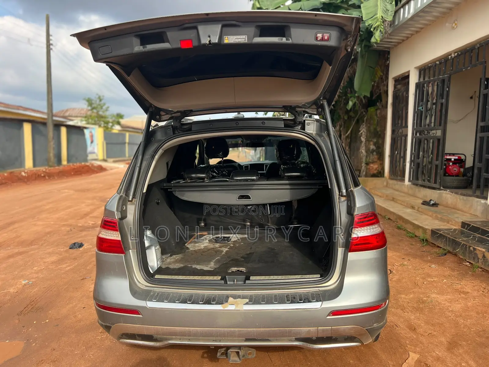 Mercedes-Benz C300 2014 Silver