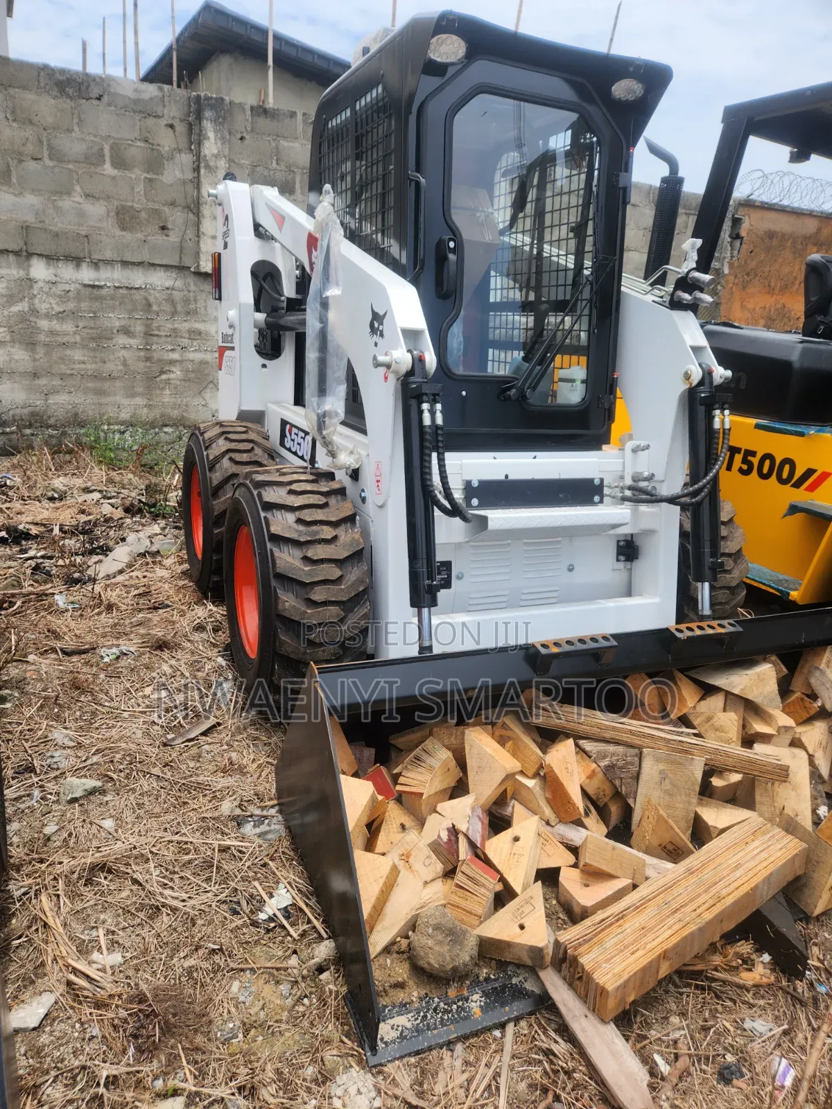Bobcat Pay Loader