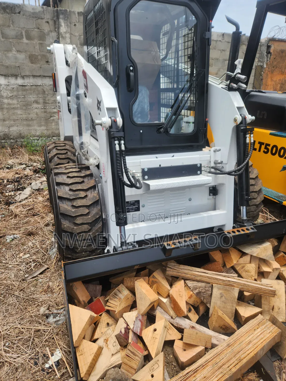 Bobcat Pay Loader