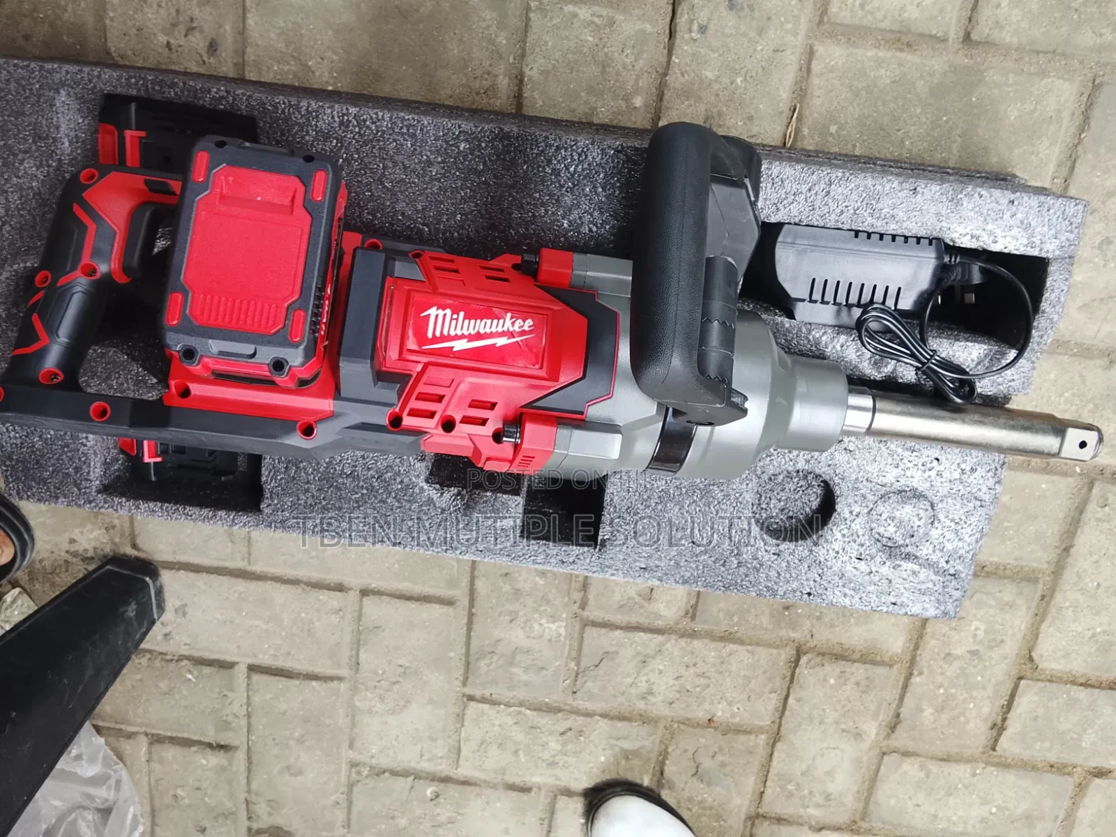 Heavy-Duty 1-Inch Cordless Battery-Powered Impact Wrench