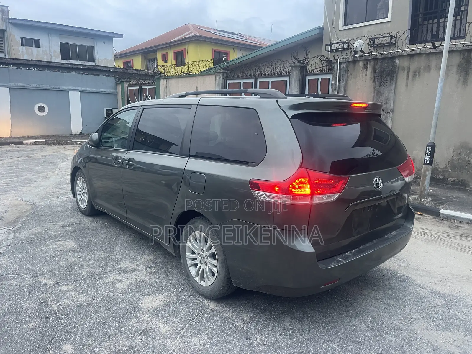 Toyota Sienna 2012 Gray