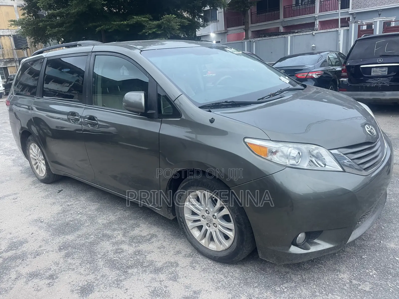 Toyota Sienna 2012 Gray
