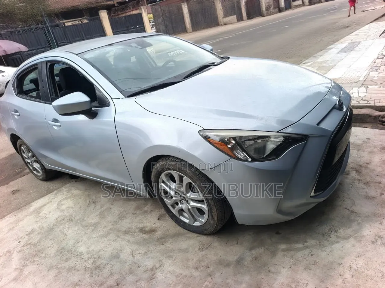 Toyota Yaris 2018 Silver