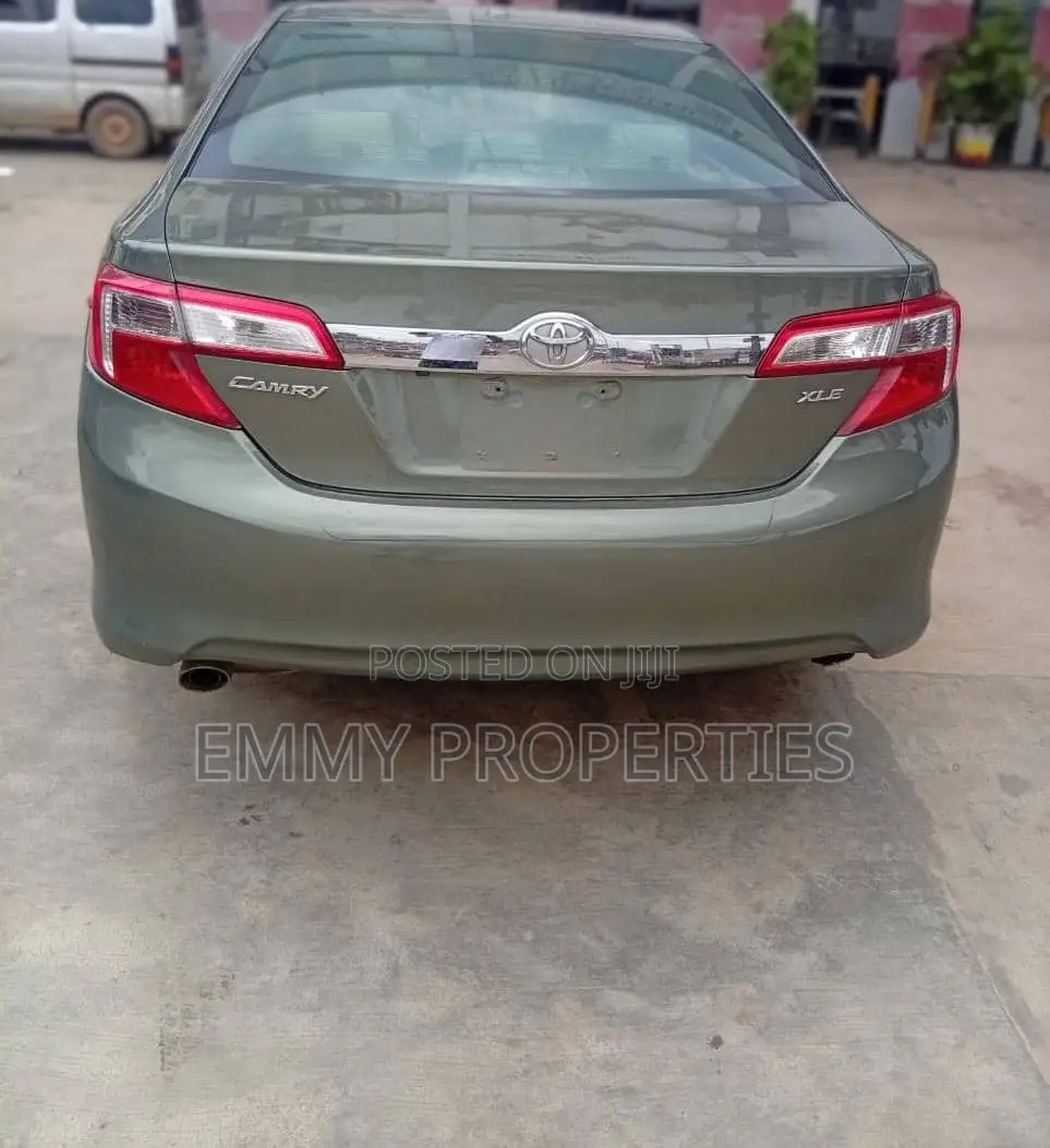 Toyota Camry XLE V6 4dr Sedan (3.5L 6cyl 6A) 2013 Green