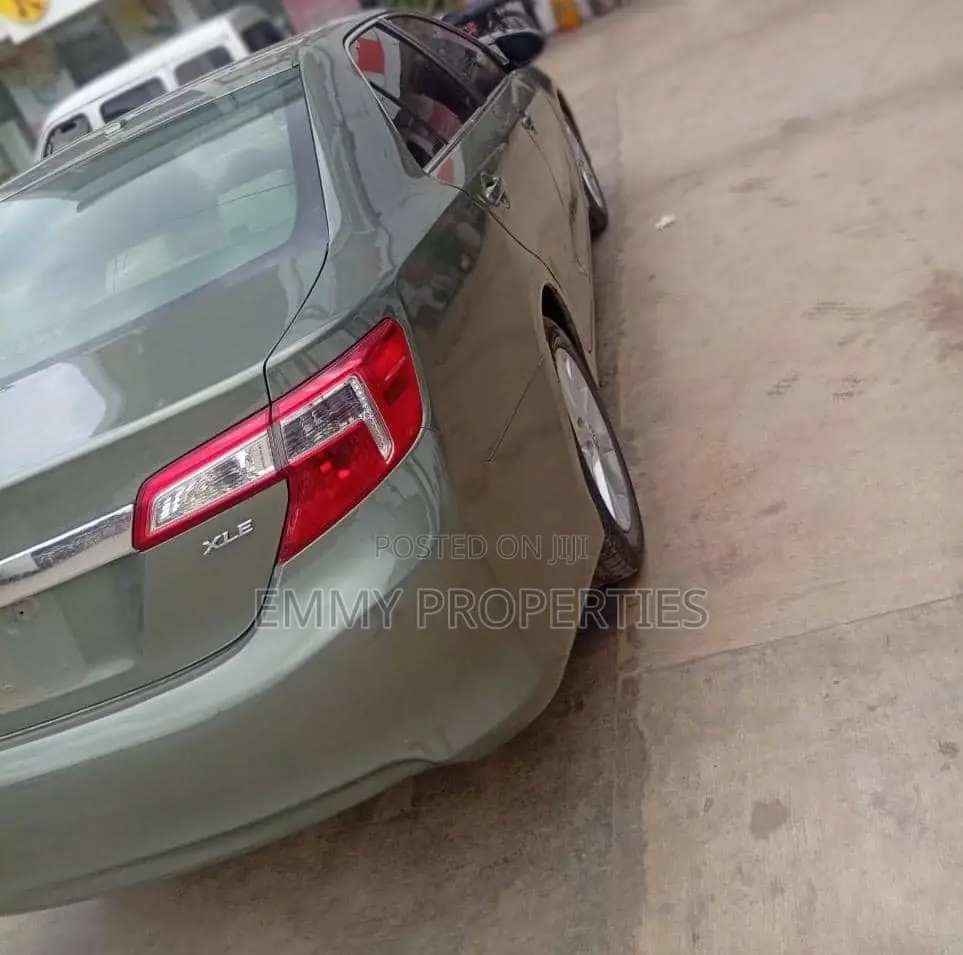 Toyota Camry XLE V6 4dr Sedan (3.5L 6cyl 6A) 2013 Green