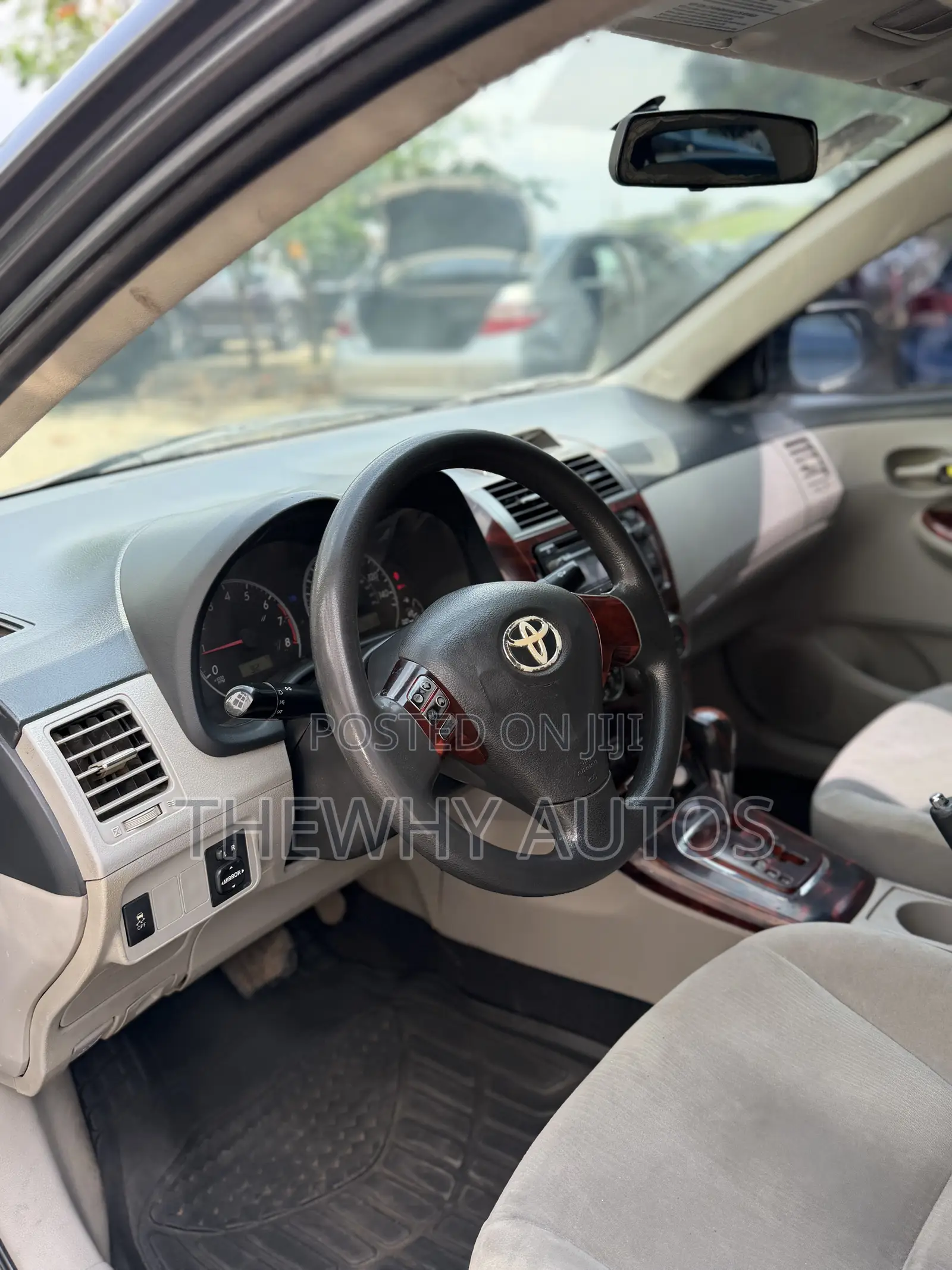 Toyota Corolla LE 4dr Sedan (1.8L 4cyl 4A) 2012 Gray