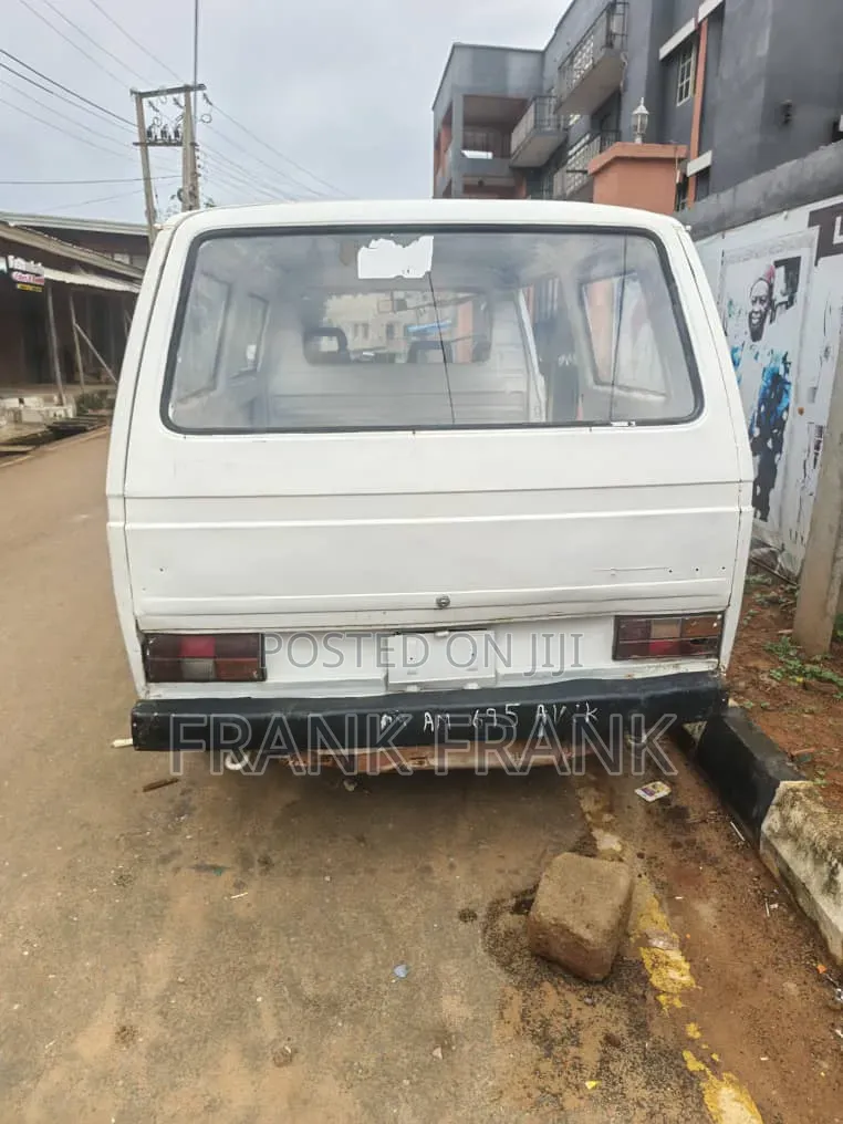 Volkswagen Transporter 2000 White