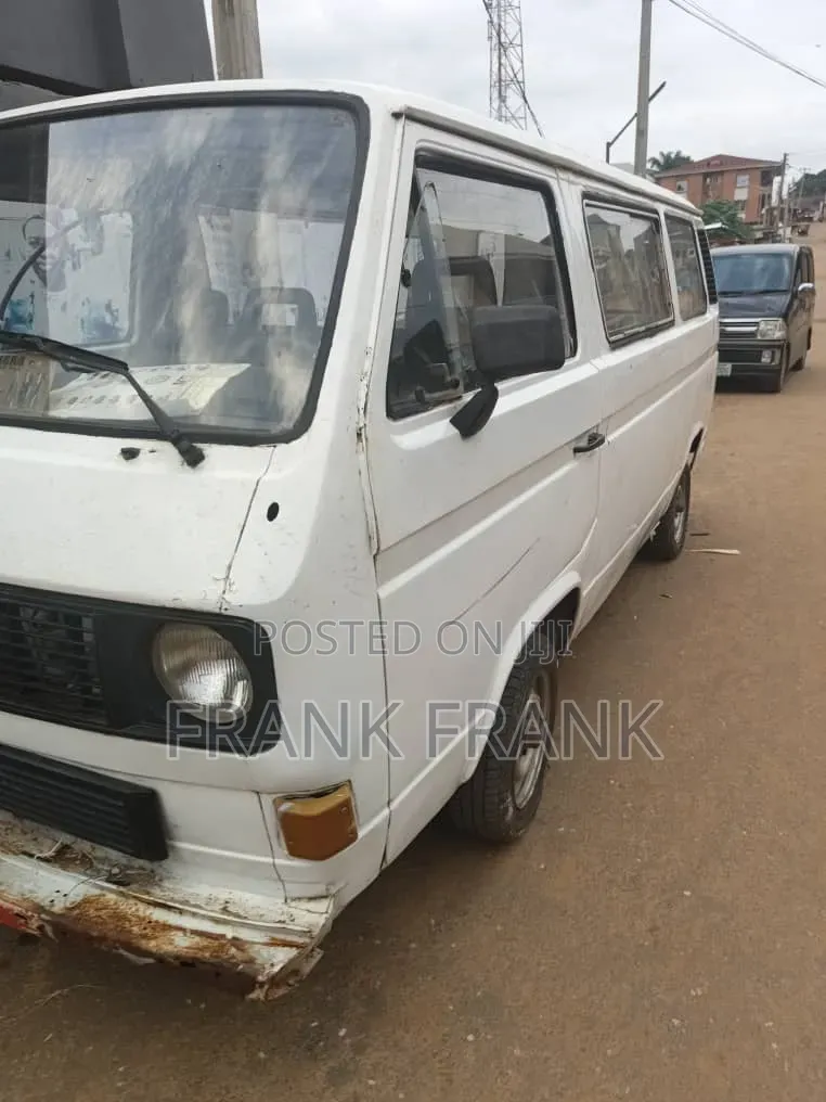 Volkswagen Transporter 2000 White