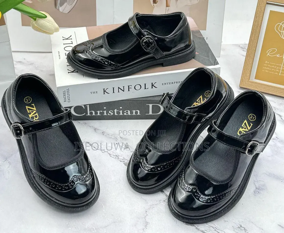 Girls’ Classic Patent Leather Mary Jane Shoes
