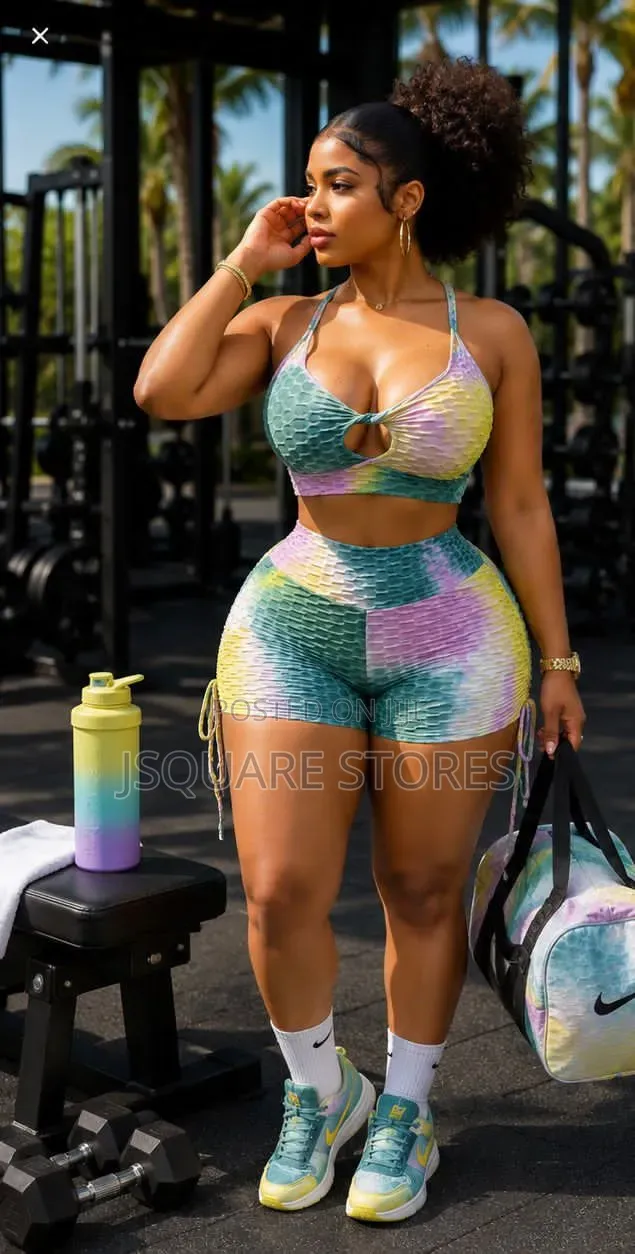 Two - Toned Multi-Purpose Active Set. Available In
Size 6-18