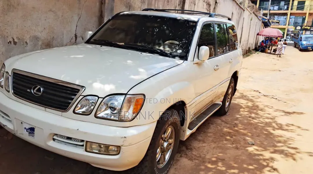 Lexus LX 470 Sport Utility 2004 White