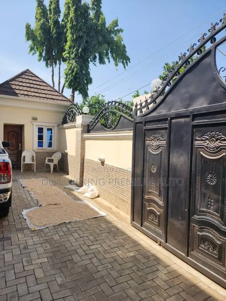 Furnished 6bdrm Duplex in First Avenue, Dawaki for sale