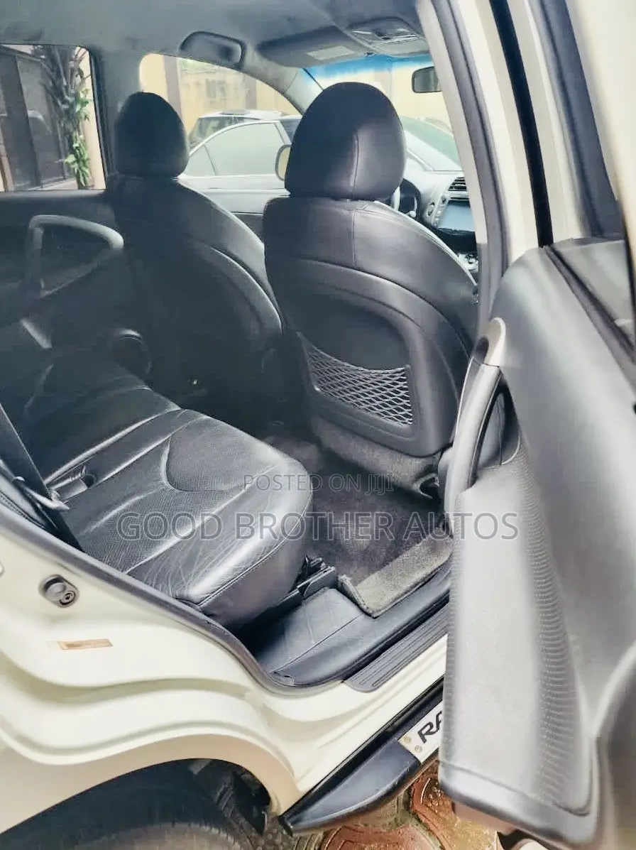 Toyota RAV4 2008 White