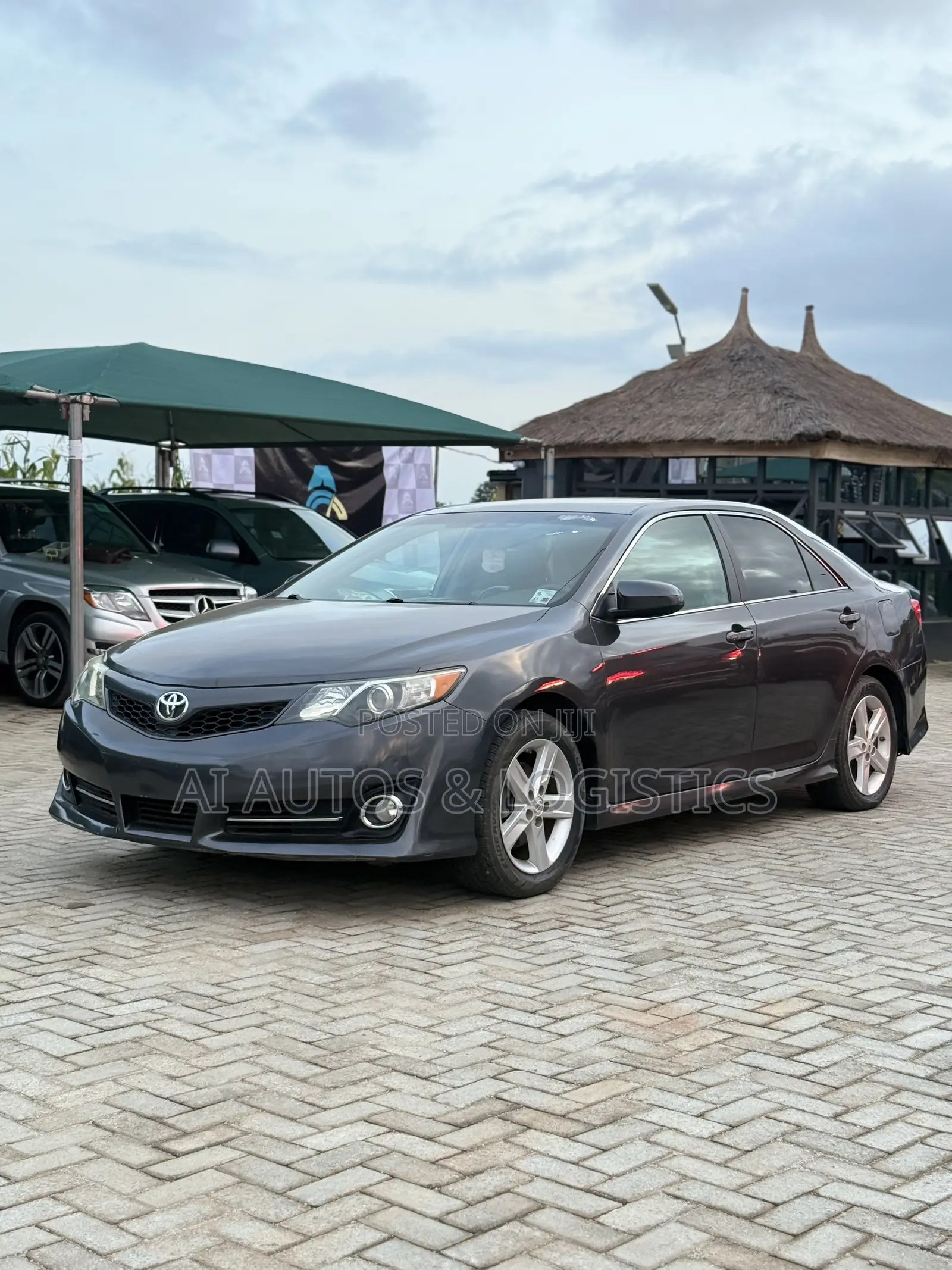 Toyota Camry SE Sport 4dr Sedan w/Prod. End 11/13 (2.5L 4cyl 6A) 2014