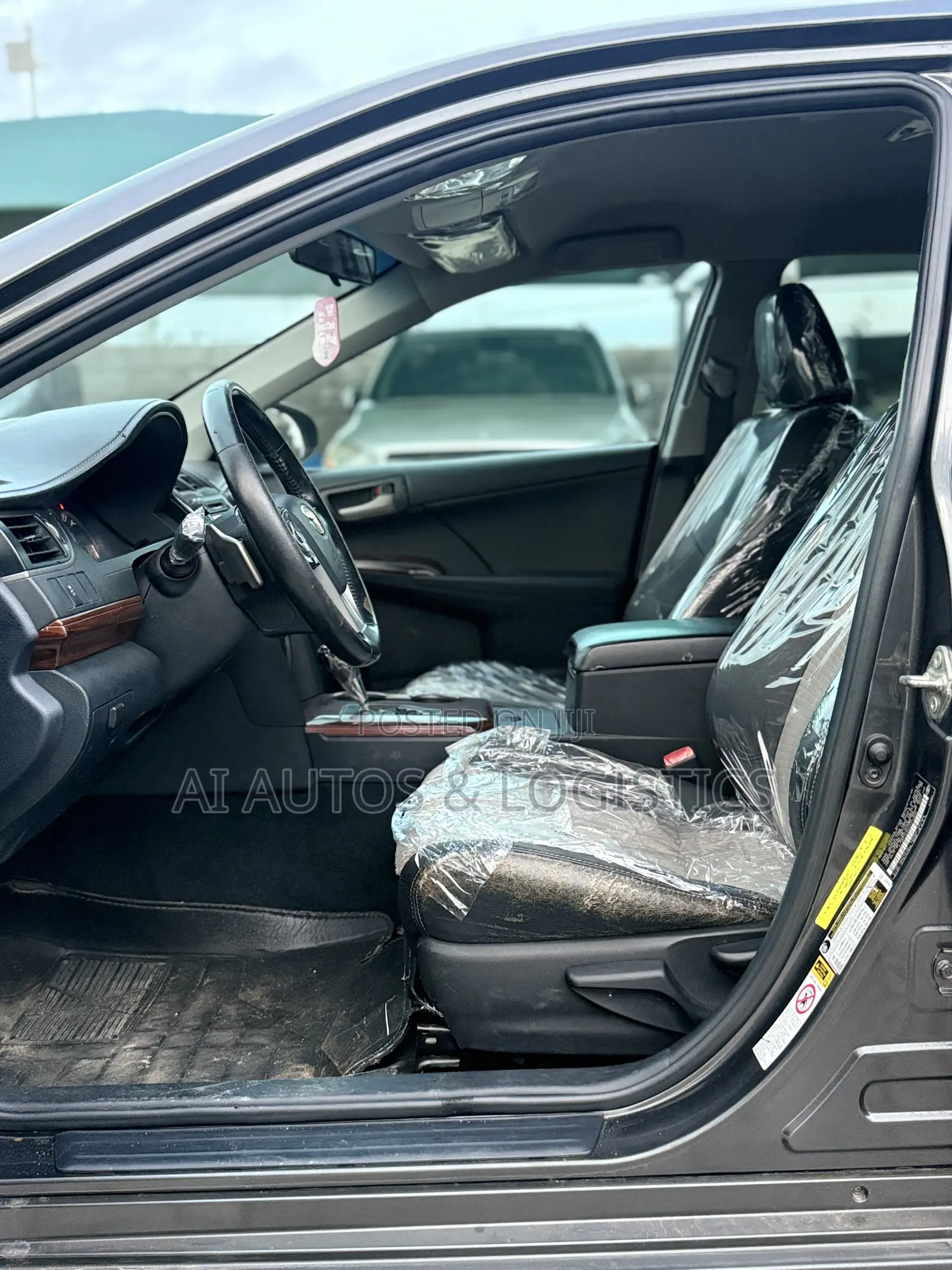 Toyota Camry SE Sport 4dr Sedan w/Prod. End 11/13 (2.5L 4cyl 6A) 2014