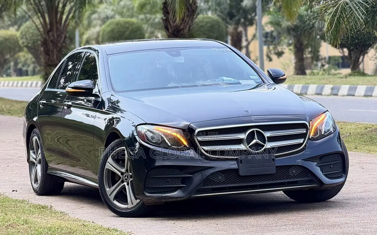 Mercedes-Benz E300 4Matic AWD Sedan (2.0L 4cyl 9A) 2017 Black