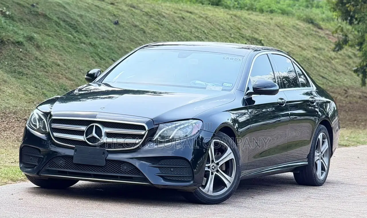 Mercedes-Benz E300 4Matic AWD Sedan (2.0L 4cyl 9A) 2017 Black