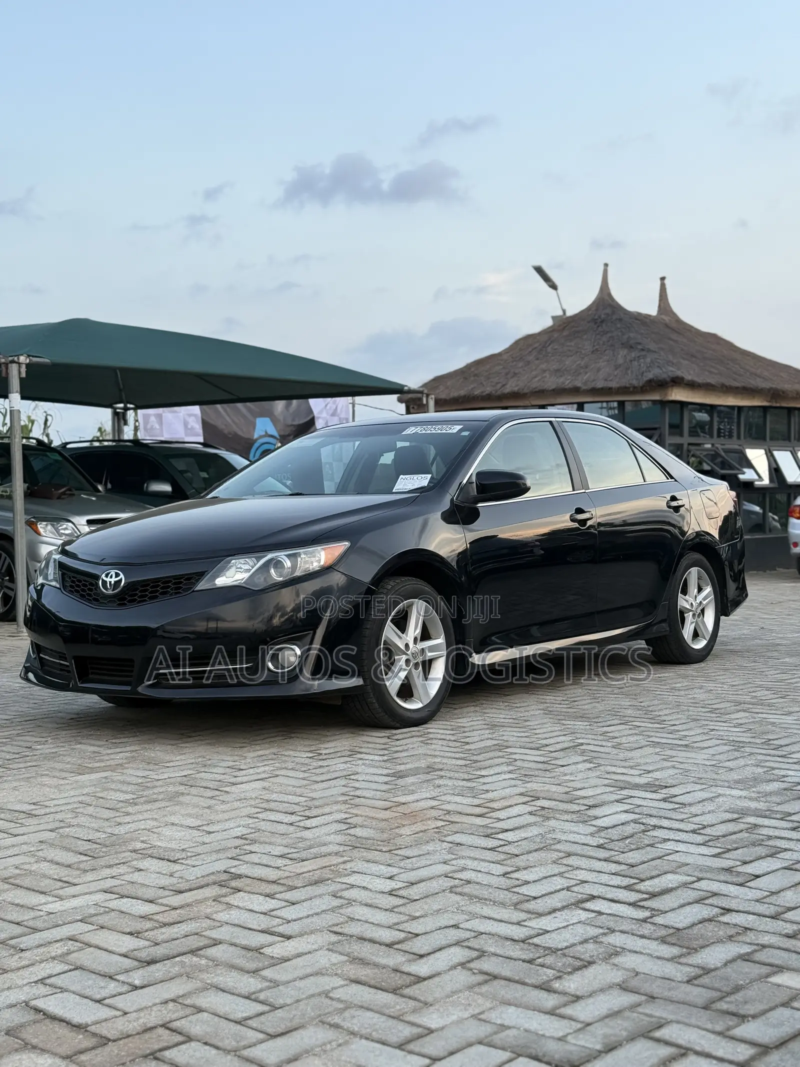 Toyota Camry SE Sport 4dr Sedan w/Prod. End 11/13 (2.5L 4cyl 6A) 2014