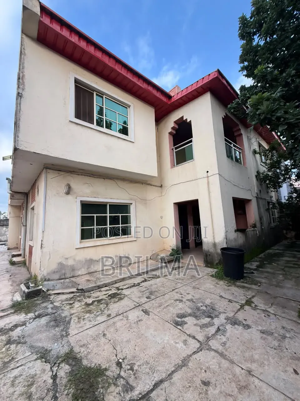 5bdrm Duplex in Kado for sale