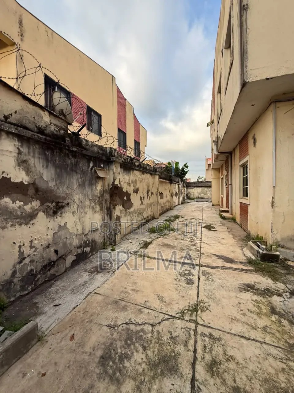 5bdrm Duplex in Kado for sale