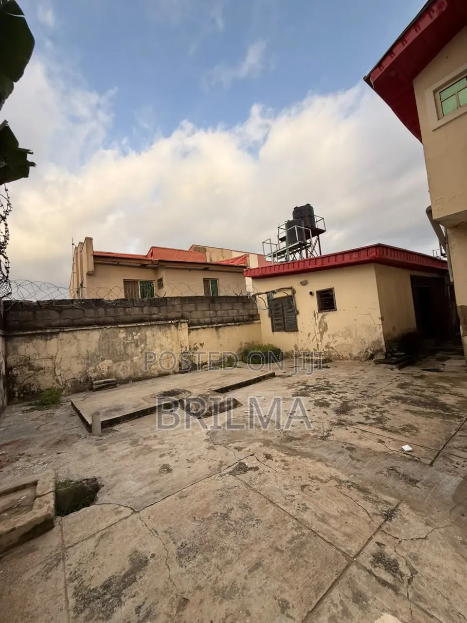 5bdrm Duplex in Kado for sale