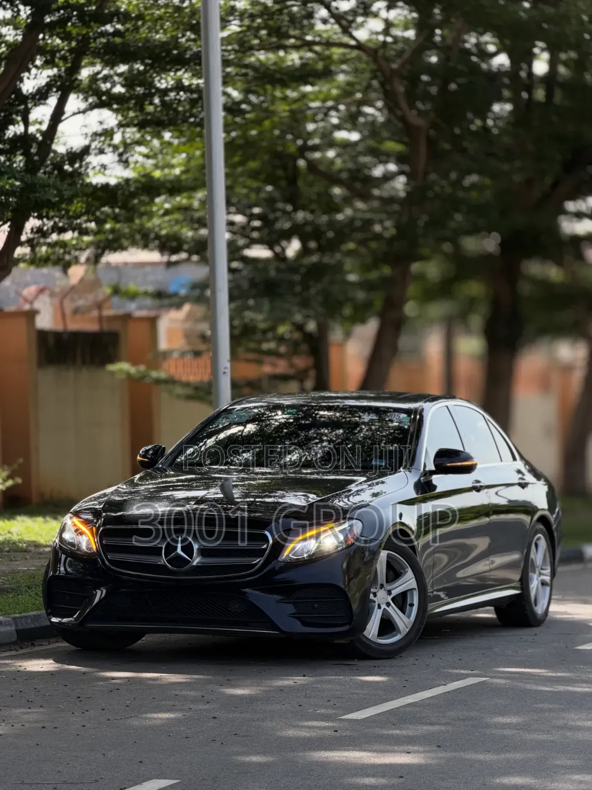 Mercedes-Benz E300 2017 Black