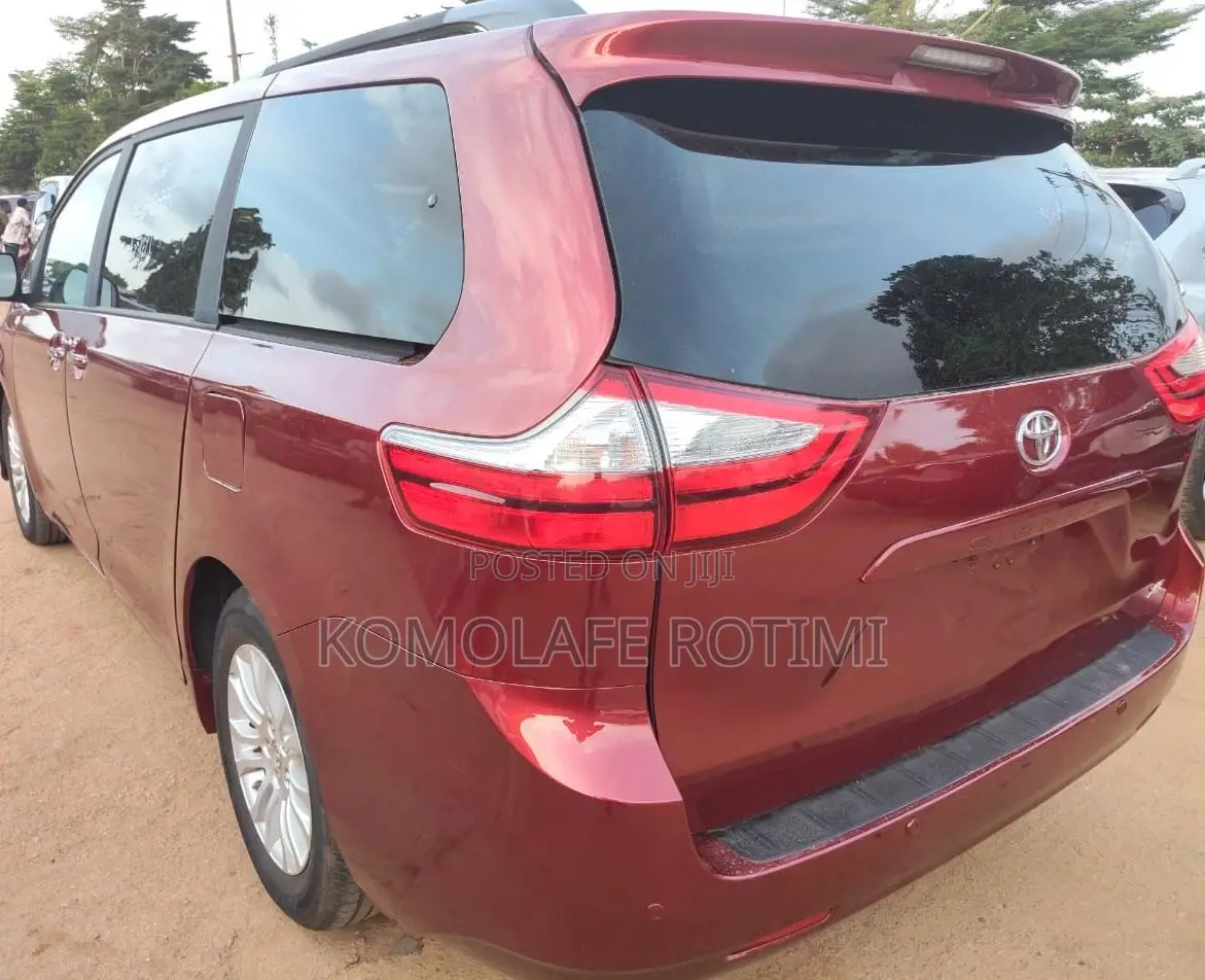 Toyota Sienna XLE Premium AWD 2020 Burgundy