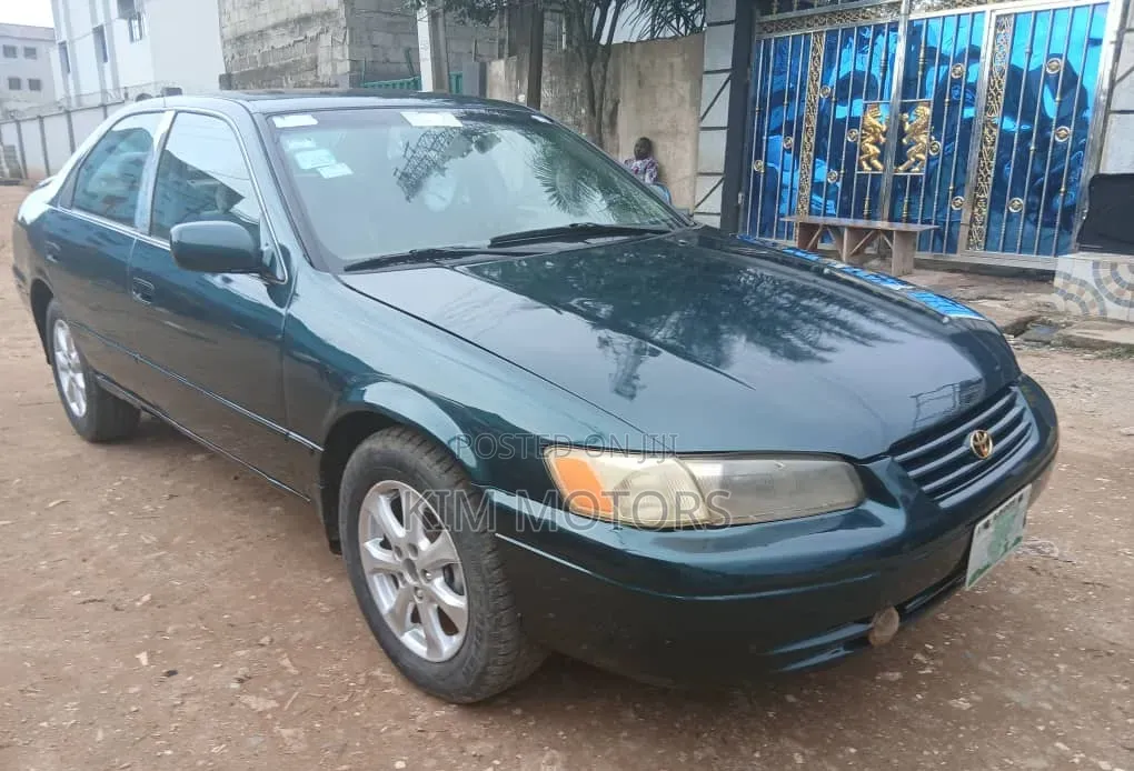 Toyota Camry LE 4dr Sedan (2.2L 4cyl 4A) 2000 Green