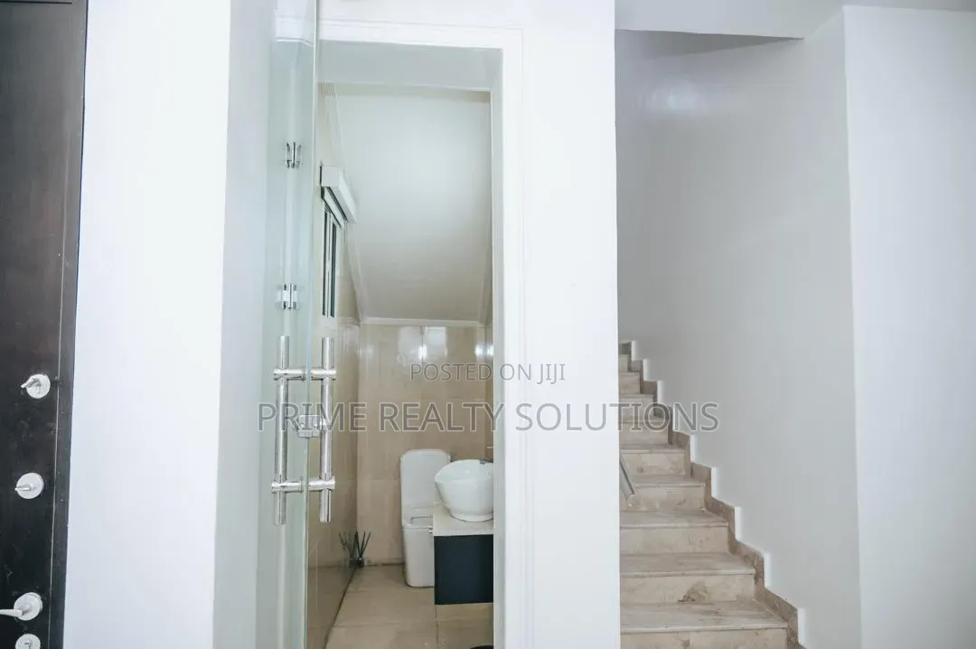 5bdrm Duplex in Banana Island for rent